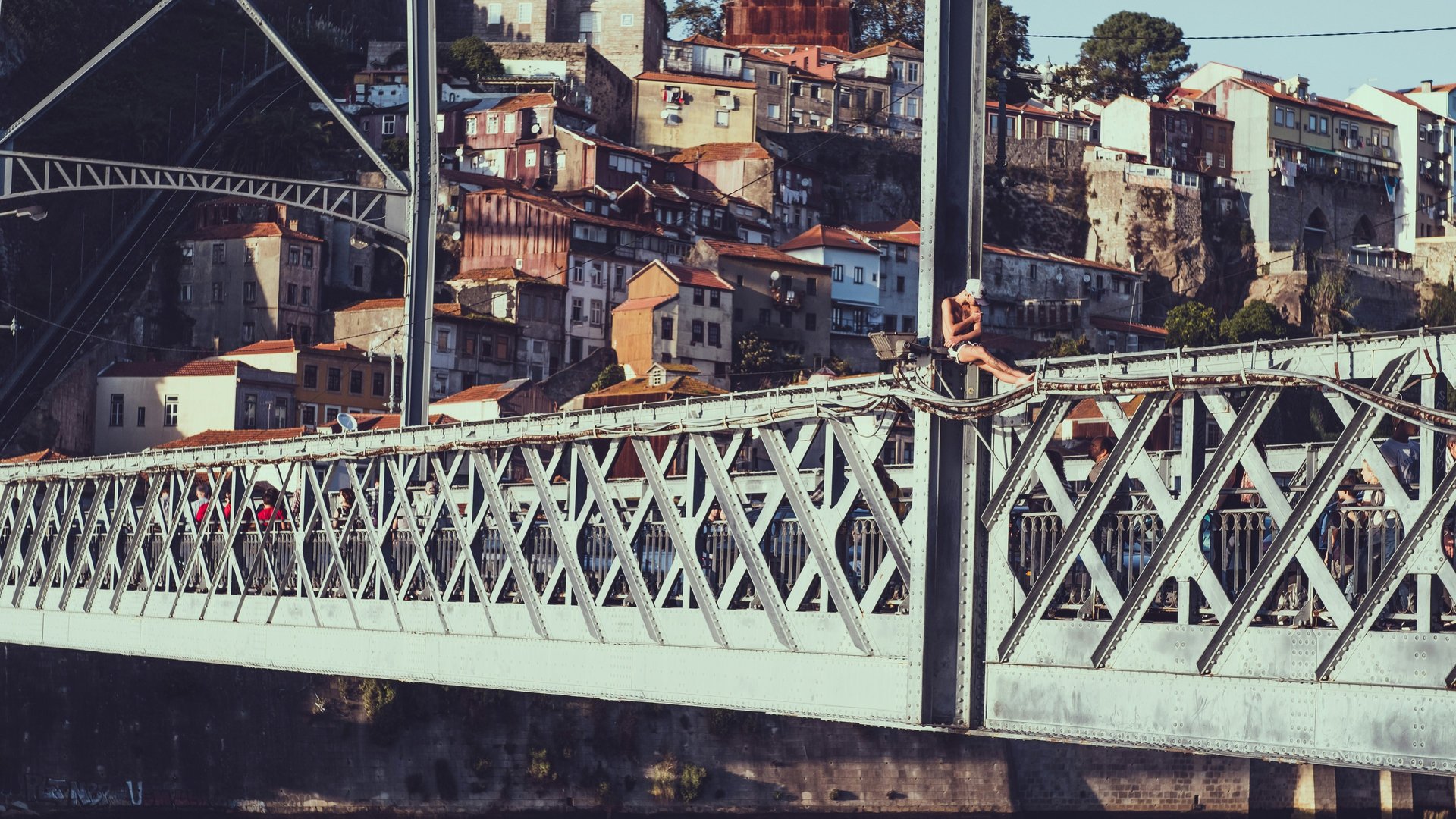 Dom Luís I Bridge spanning the Douro River in Porto, Portugal