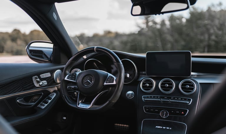 Premium Mercedes-Benz private transfer vehicle in Porto
